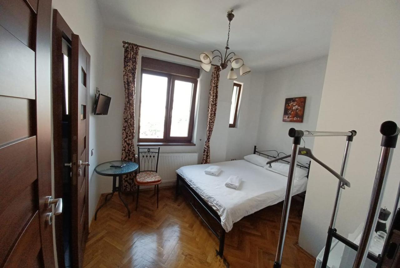 Camera Tip Economic Mozart Cluj Napoca Bagian luar foto